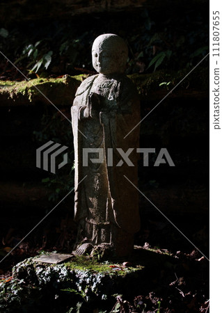 地藏菩薩像，面容慈悲 111807655