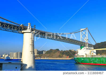 Kanmon Bridge and Mojisaki Lighthouse in clear weather (Kanmon Strait) 111808467