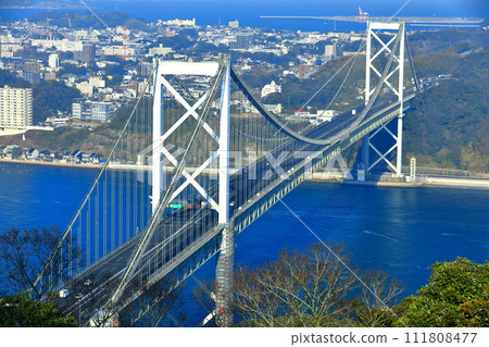 晴天時的關門大橋（關門海峽） 111808477