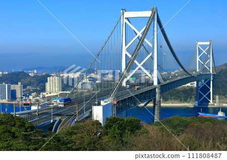 Kanmon Bridge in clear weather (Kanmon Strait) 111808487