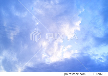 藍色的天空和雲圖像 藍色的天空和雲圖像 111809610