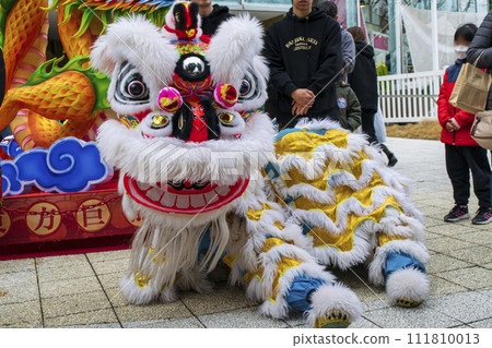 橫濱唐人街新年祭-迎春祈福舞獅-橫濱海洋塔前 橫濱唐人街新年祭-迎春祈福舞獅-橫濱海洋塔前 111810013