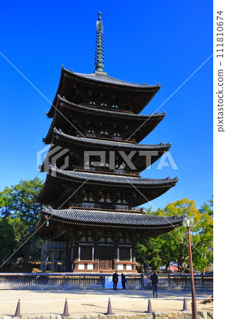 [奈良縣]晴天的興福寺（五層寶塔） 111810674