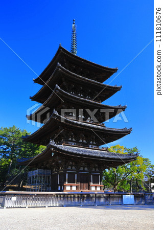 [奈良縣]晴天的興福寺（五層寶塔） 111810676