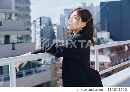 Refreshing businesswoman Refreshing businesswoman 111815210