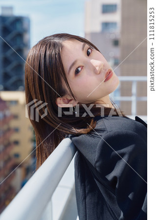 清爽的女商人 111815253