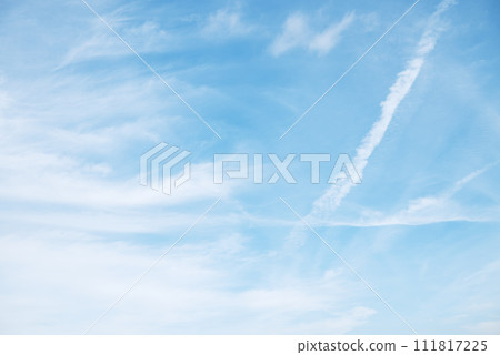 Spring sky blue sky sky image [Tokyo] 111817225