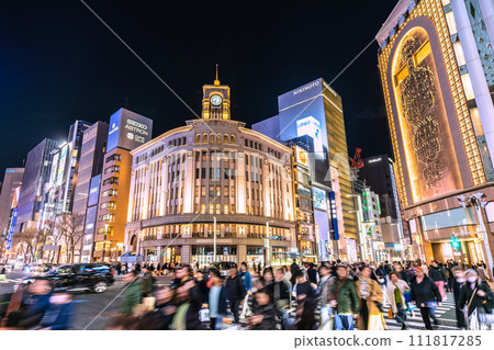 Japan's Tokyo cityscape February...Ginza (night view) crowded with foreign tourists like before the coronavirus pandemic...Toward an era of hope = 18th 111817285