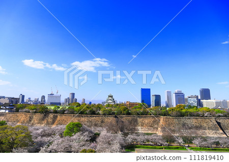 【大阪府】櫻花盛開的大阪城和大阪商業園 【大阪府】櫻花盛開的大阪城和大阪商業園 111819410