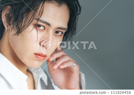 Men's fashion/beauty image Men's cosmetics 111820458