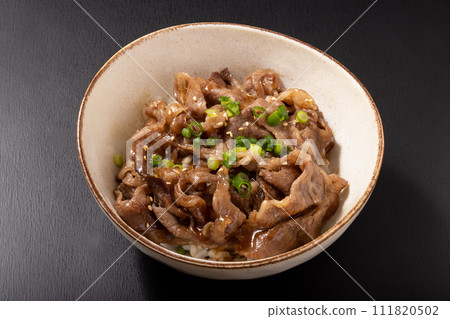 Kuroge Wagyu beef yakiniku bowl (thinly sliced shoulder loin) 111820502