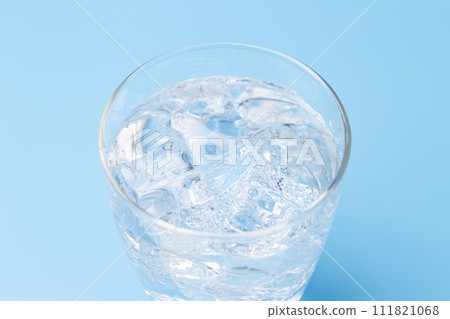 Carbonated water poured into the glass 111821068
