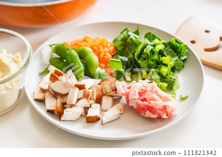 將炒料切碎 111821342
