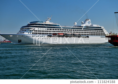 郵輪公司「Oceania Cruises」客船「Regatta」首次駛入神戶港 111824188