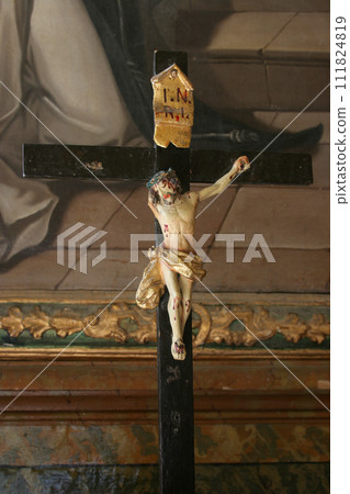 Cross on altar in the chapel of the castle in Klenovnik, Croatia 111824819