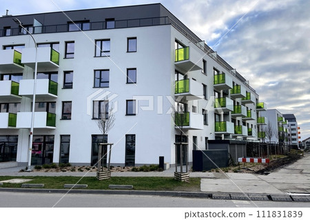 City street with modern houses 111831839