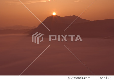 摩週湖的雲海和摩周山的日出 111836178