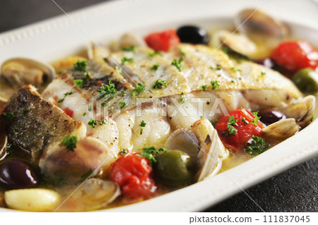 Aqua pazza with cod and clams 111837045