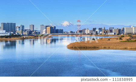 藍天多摩川、川崎站前的建築物、富士山、東京的住宅區等全景【神奈川縣 - 東京】 藍天多摩川、川崎站前的建築物、富士山、東京的住宅區等全景【神奈川縣 - 東京】 111838995