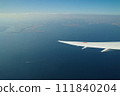 羽田機場東京灣景東京跑道平面窗景從飛機窗 111840204