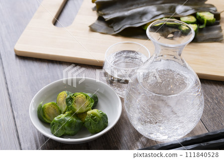 Brussels sprouts seasoned with kelp, cold sake 111840528
