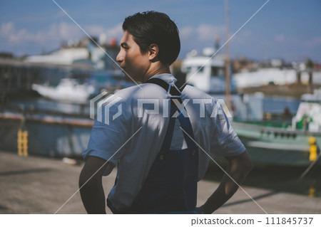 男人 男 男性 111845737