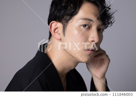 Casual image of a young cool man Casual image of a young cool man 111846003