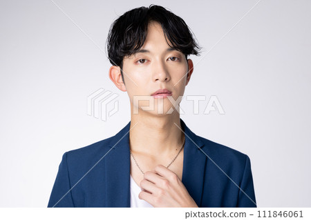 適合年輕男士的男士妝容 111846061
