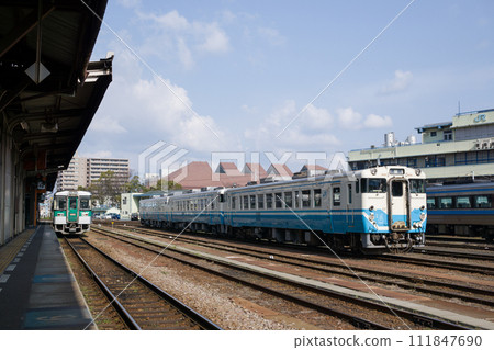 JR四國德島站Kiha 40系柴油列車四國彩色 JR四國德島站Kiha 40系柴油列車四國彩色 111847690