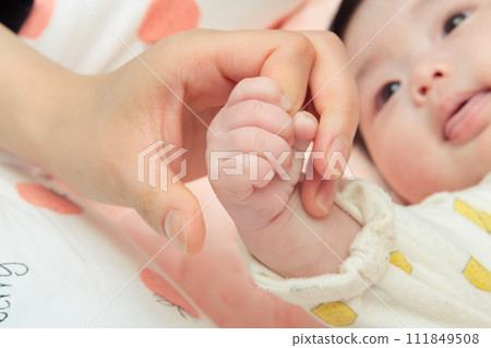 [Baby cute hands] 111849508