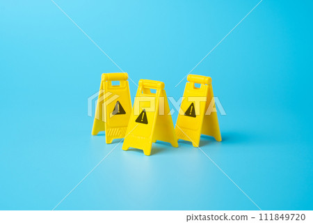 Warnings of danger. Identify dangers and threats. On the approach to a difficult challenge. Deal with problems. Solve the problem with knowledge of the entire situation. Slippery floor signs Warnings of danger. Identify dangers and threats. On the approach to a difficult challenge. Deal with problems. Solve the problem with knowledge of the entire situation. Slippery floor signs 111849720
