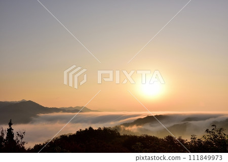 Ryogoku Oroshi (sea of clouds) in Misato Town from Tanohara Observatory 111849973