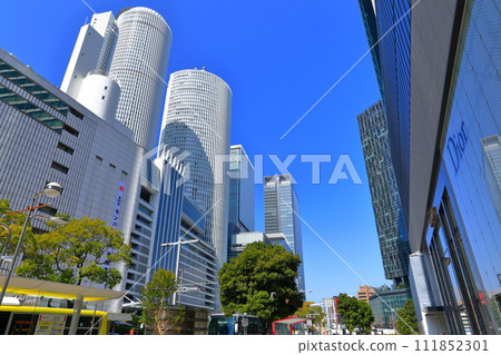 [愛知縣]晴朗的JR名古屋站前的風景 111852301