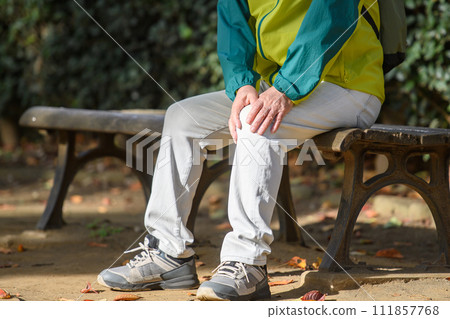 Man suffering from knee pain, knee joint Man suffering from knee pain, knee joint 111857768