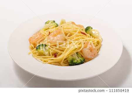 蝦和西蘭花麵食 蝦和西蘭花麵食 111858419