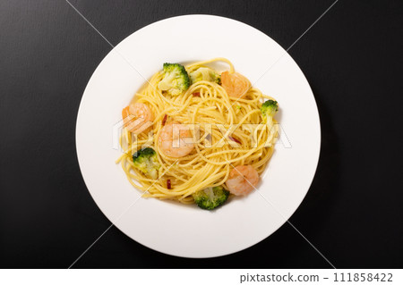 Shrimp and broccoli pasta 111858422
