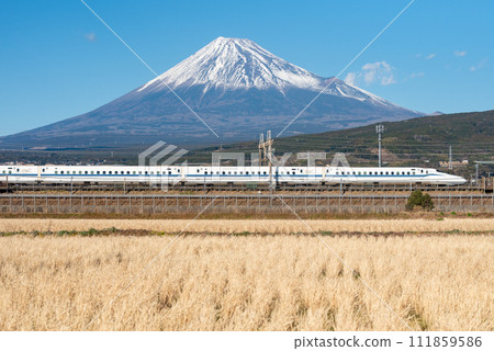 Beautiful scenery of Tokaido Shinkansen and Mt. Fuji 111859586