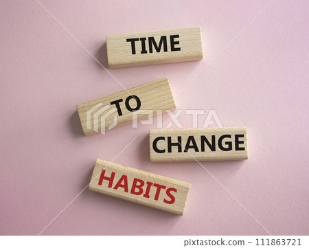 Time to Change Habits symbol. Wooden blocks with words Time to Change Habits. Beautiful pink background. Psychology and Time to Change Habits concept. Copy space. 111863721