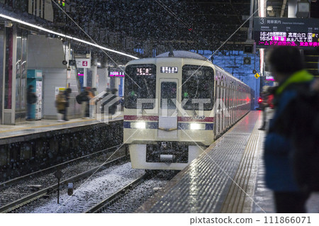 Keio Line bound for Shinjuku Snowy day Commuting Car body Depot Takahata Fudo station platform Takahata Fudo inspection area Takahata Fudo local stops Keio Line bound for Shinjuku Snowy day Commuting Car body Depot Takahata Fudo station platform Takahata Fudo inspection area Takahata Fudo local stops 111866071