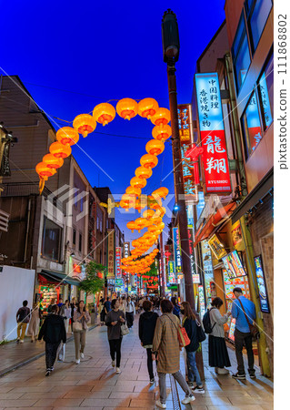 Kanagawa Prefecture, Yokohama City, Yokohama Chinatown (Chinatown Boulevard) night view 111868802