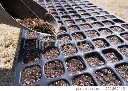 Plug tray 128 holes 04 111869443