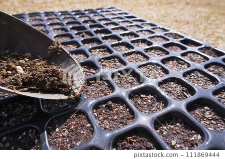 Plug tray 128 holes 05 111869444