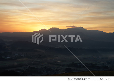 黎明在山中開始的風景 111869740