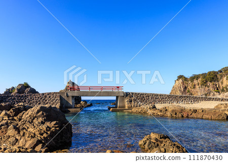 和歌山縣週參見町江鬚崎島的早晨風景 和歌山縣週參見町江鬚崎島的早晨風景 111870430