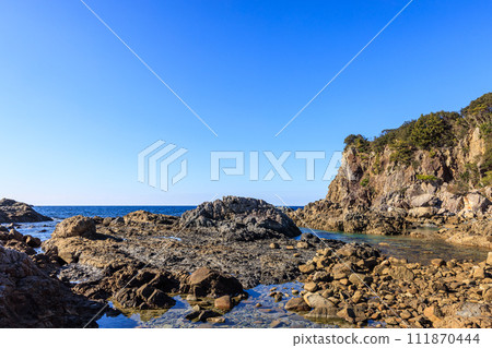 和歌山縣週請參考町縣立江隅海岸公園的晨景 111870444