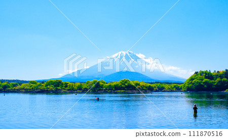 從精進湖眺望富士山（5月） 111870516
