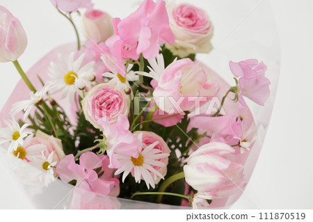Pink bouquet 111870519