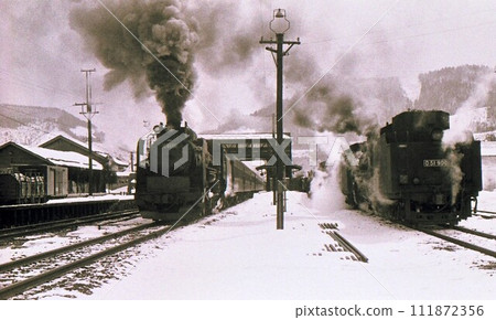 1971 Steam locomotive C61 and D51 Ou Main Line Ikarigaseki Aomori Prefecture Record photo 111872356