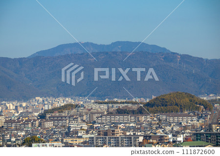 【京都風景】從宇治平尾公園眺望醍醐地區 111872600