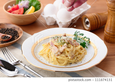 carbonara spaghetti carbonara spaghetti 111874131